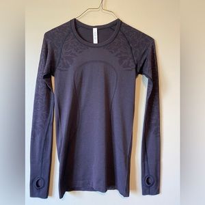 Lululemon Long Sleeve Top, Size 6